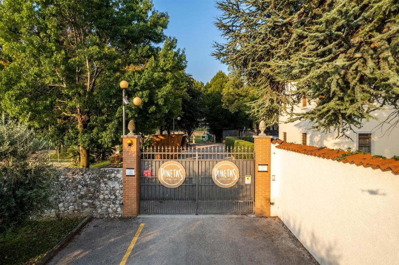Hotel Villa I Pini Malo  Extérieur photo